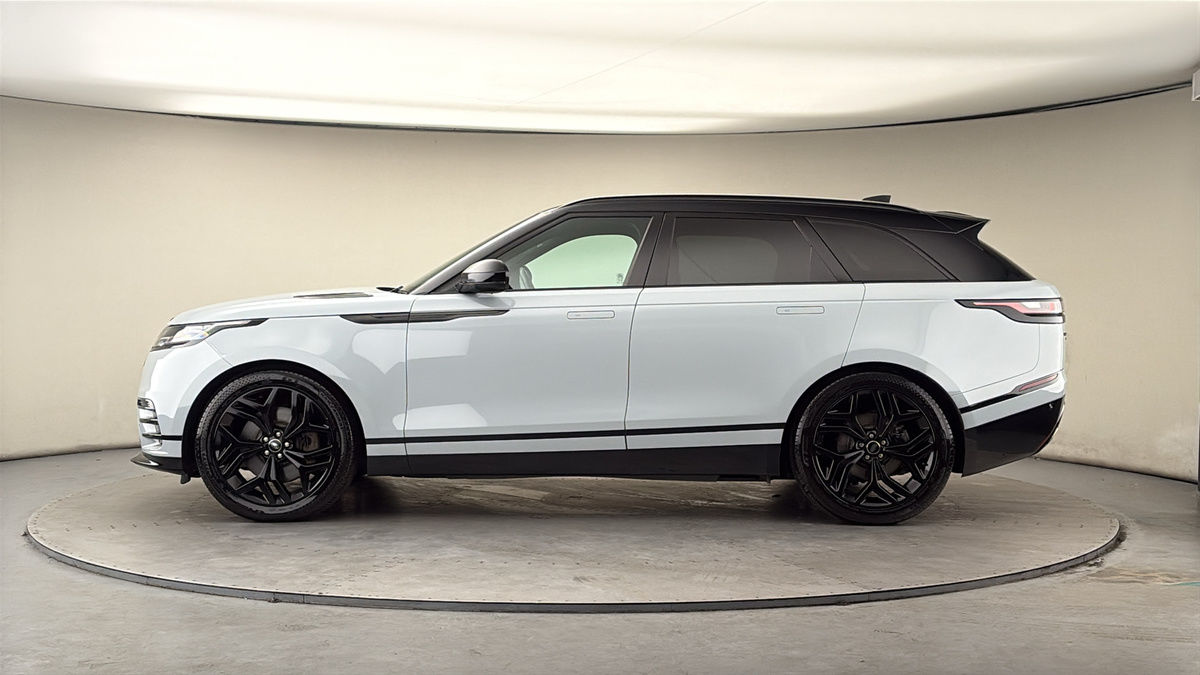 Land Rover Range Rover Velar Image 15