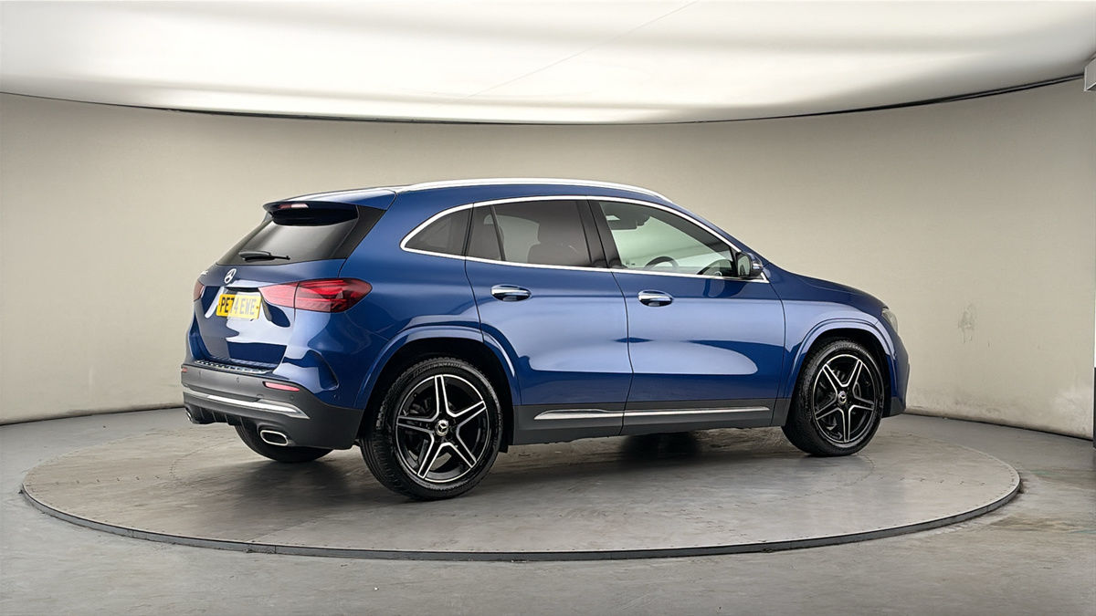 More views of Mercedes-Benz GLA