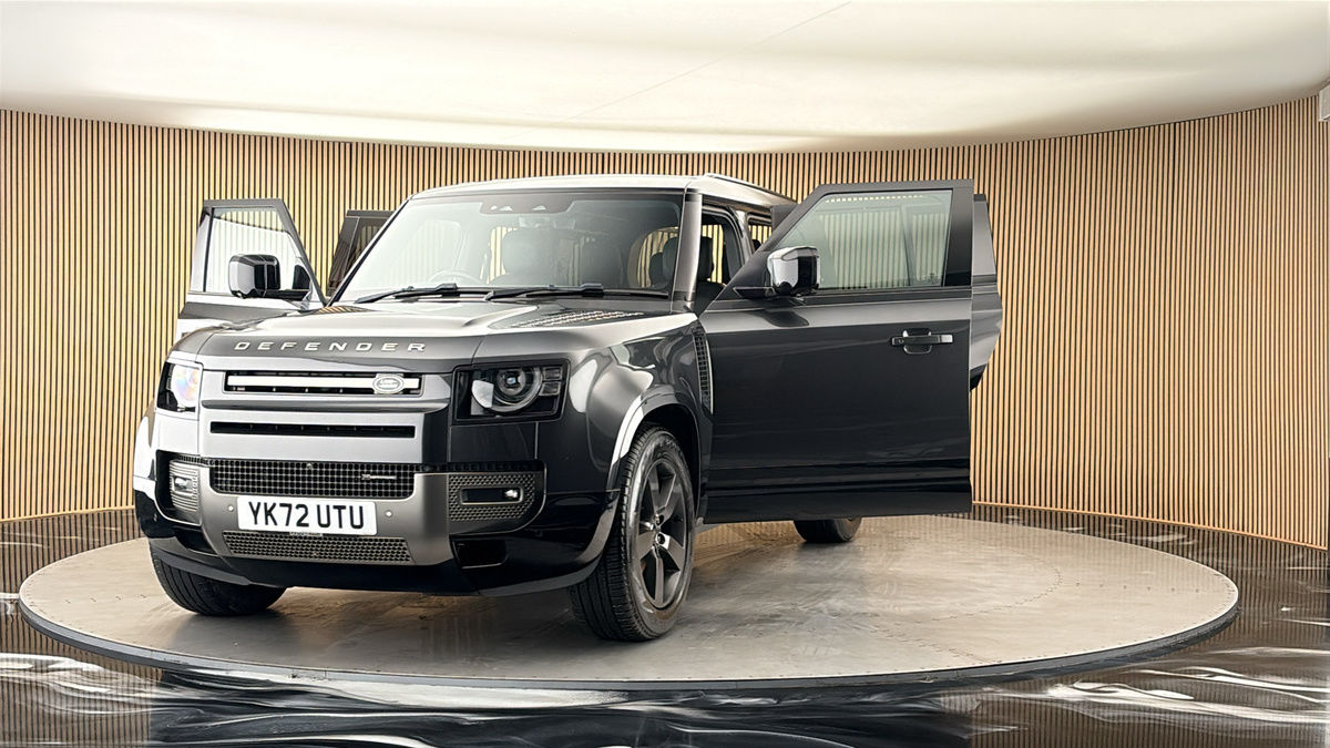 More views of Land Rover Defender 110