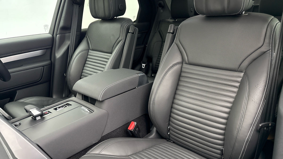 Land Rover Discovery Image 7