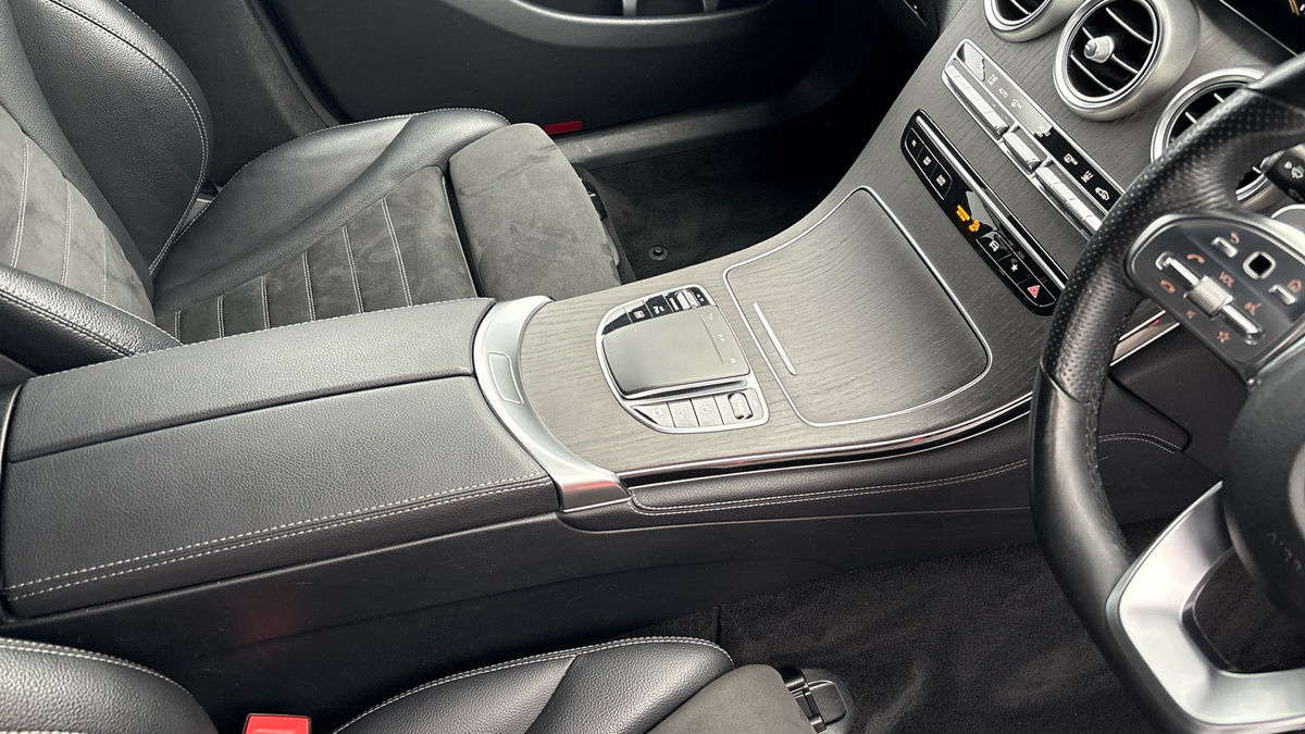 Mercedes-Benz GLC Image 18