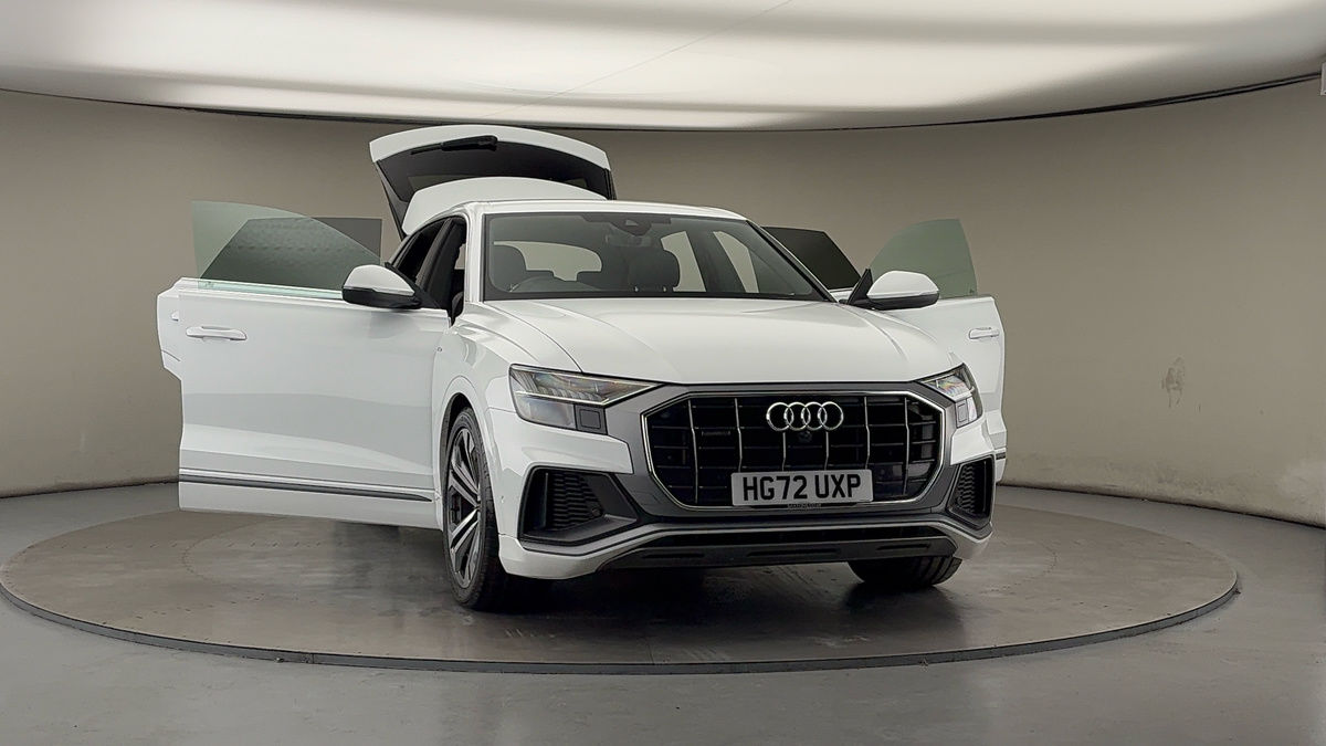 More views of Audi Q8