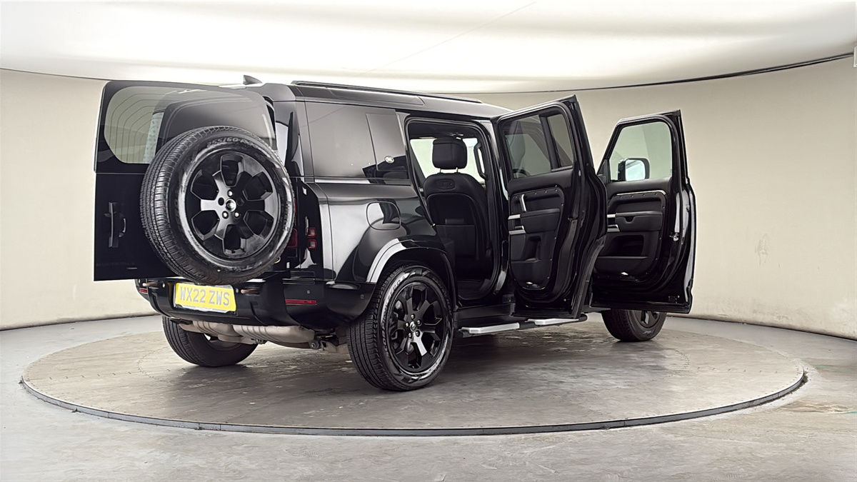 More views of Land Rover Defender 110
