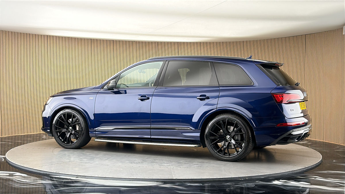 More views of Audi Q7
