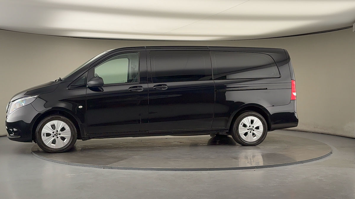 More views of Mercedes-Benz Vito