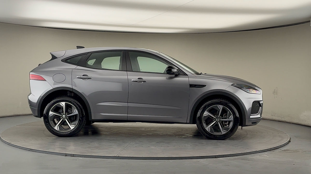 Jaguar E-PACE Image 16