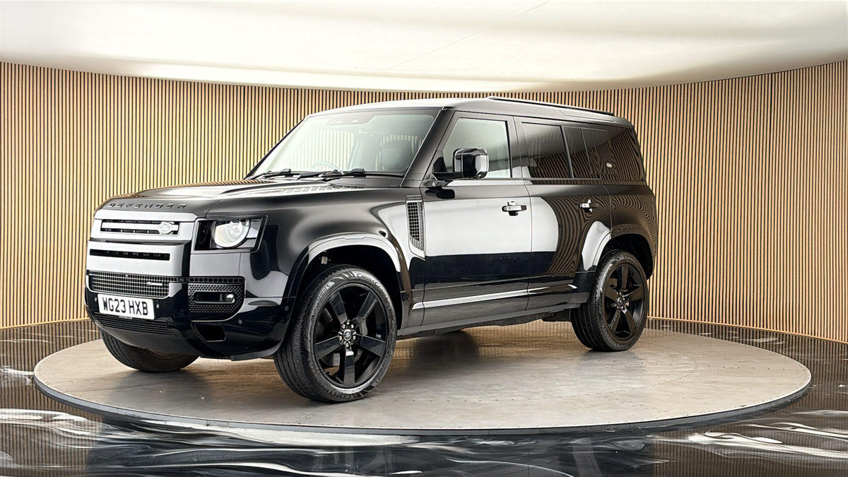 Land Rover Defender 110 Image 20