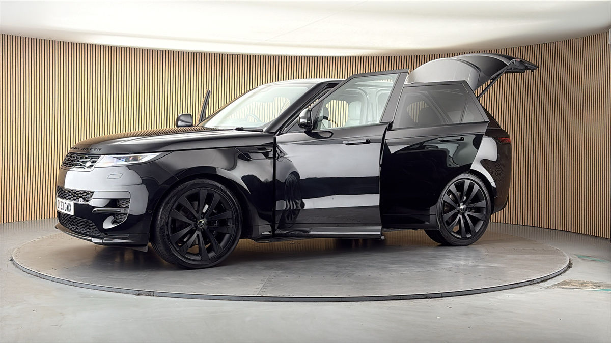 More views of Land Rover Range Rover Sport