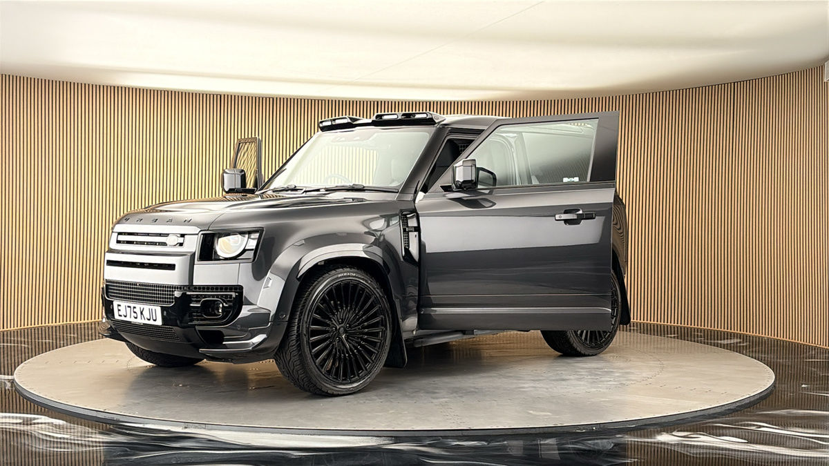 Land Rover Defender 90 Urban Image 22
