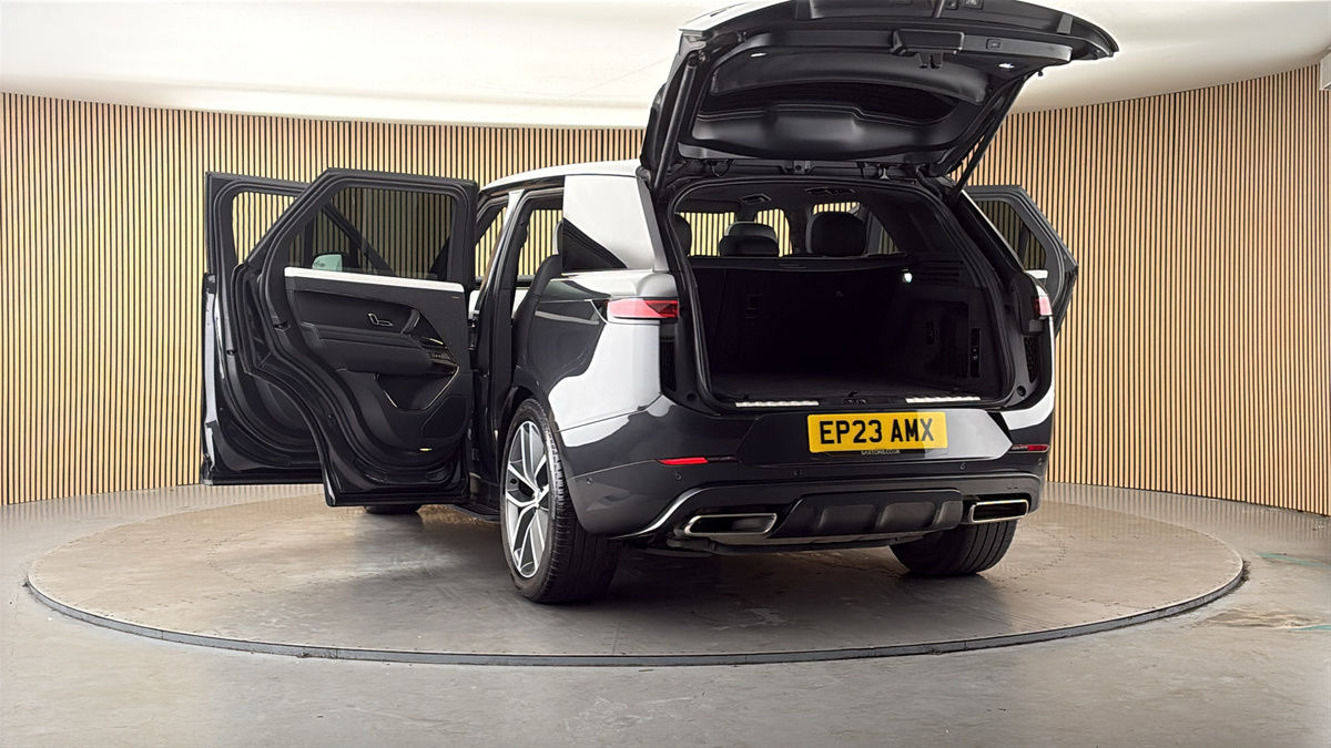 More views of Land Rover Range Rover Sport