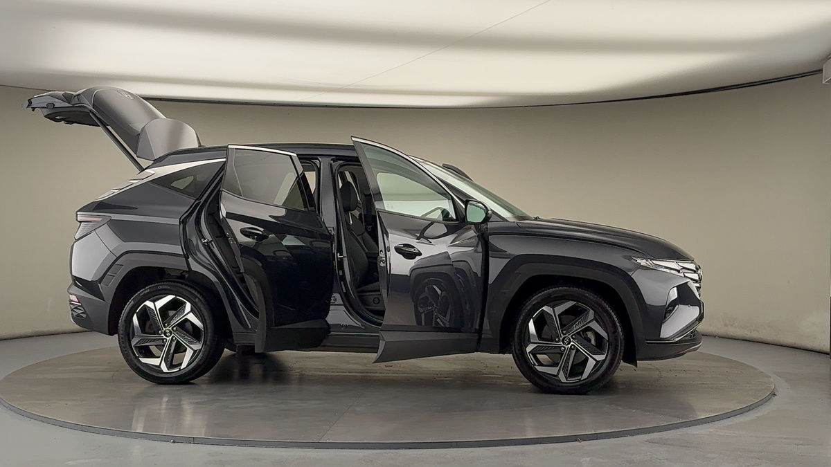 More views of Hyundai TUCSON
