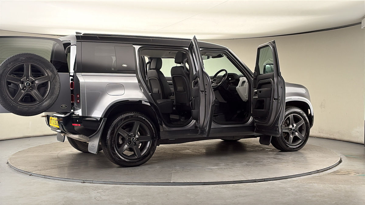 More views of Land Rover Defender 110