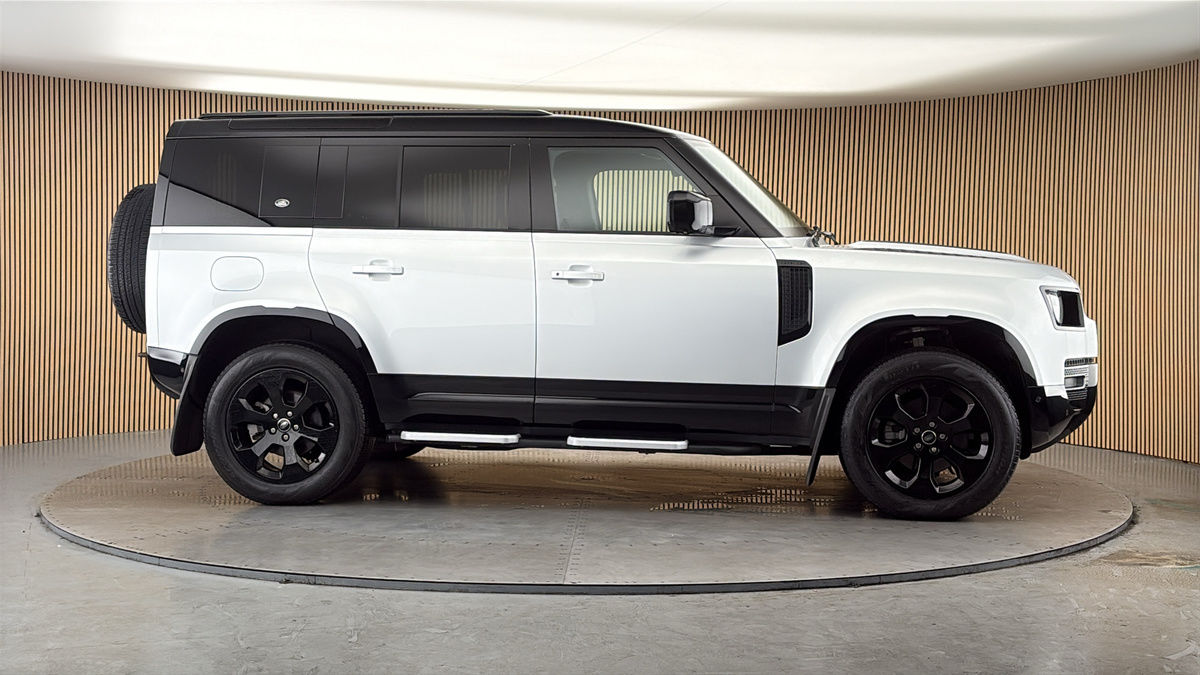 More views of Land Rover Defender 110