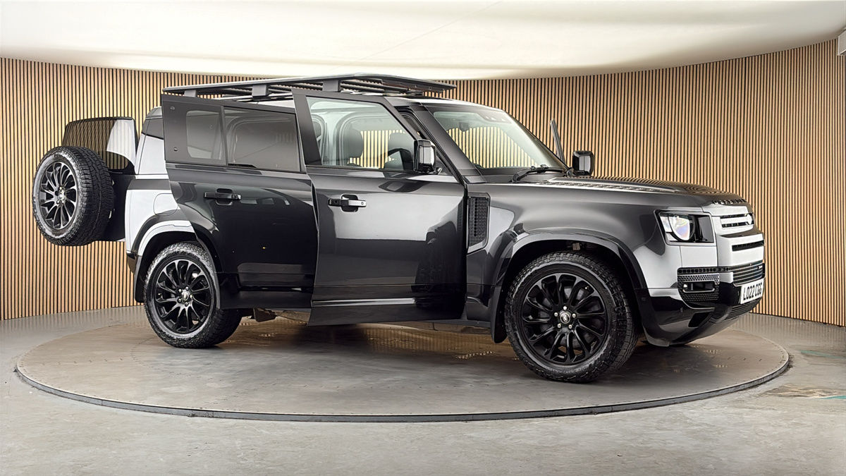 More views of Land Rover Defender 110