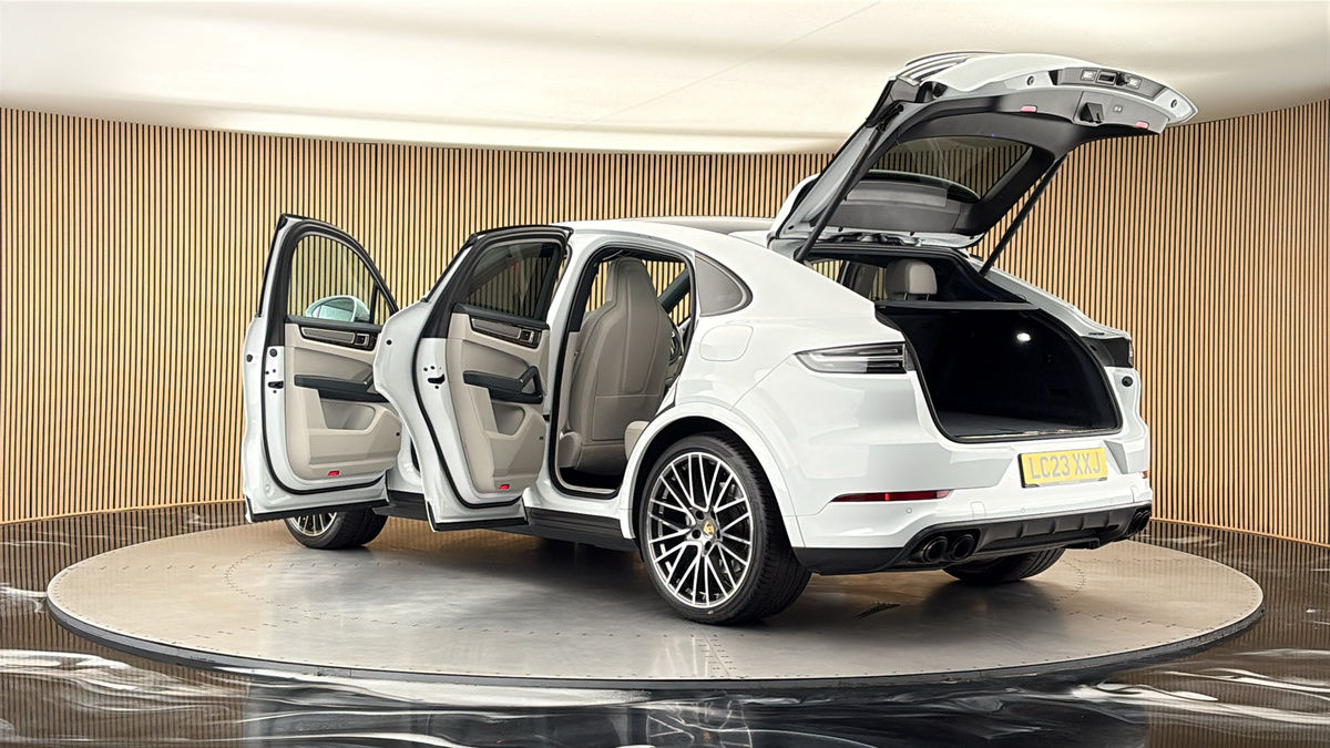 More views of Porsche Cayenne