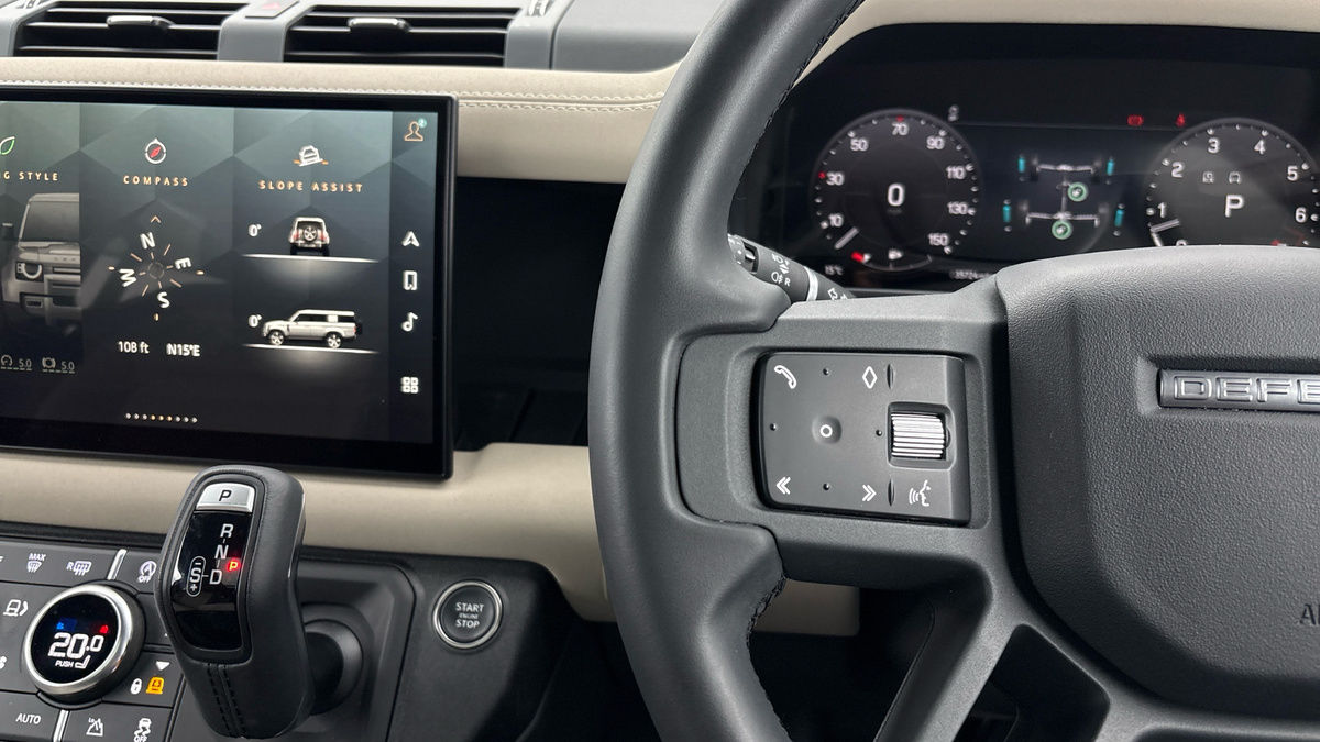Land Rover Defender 130 Image 13