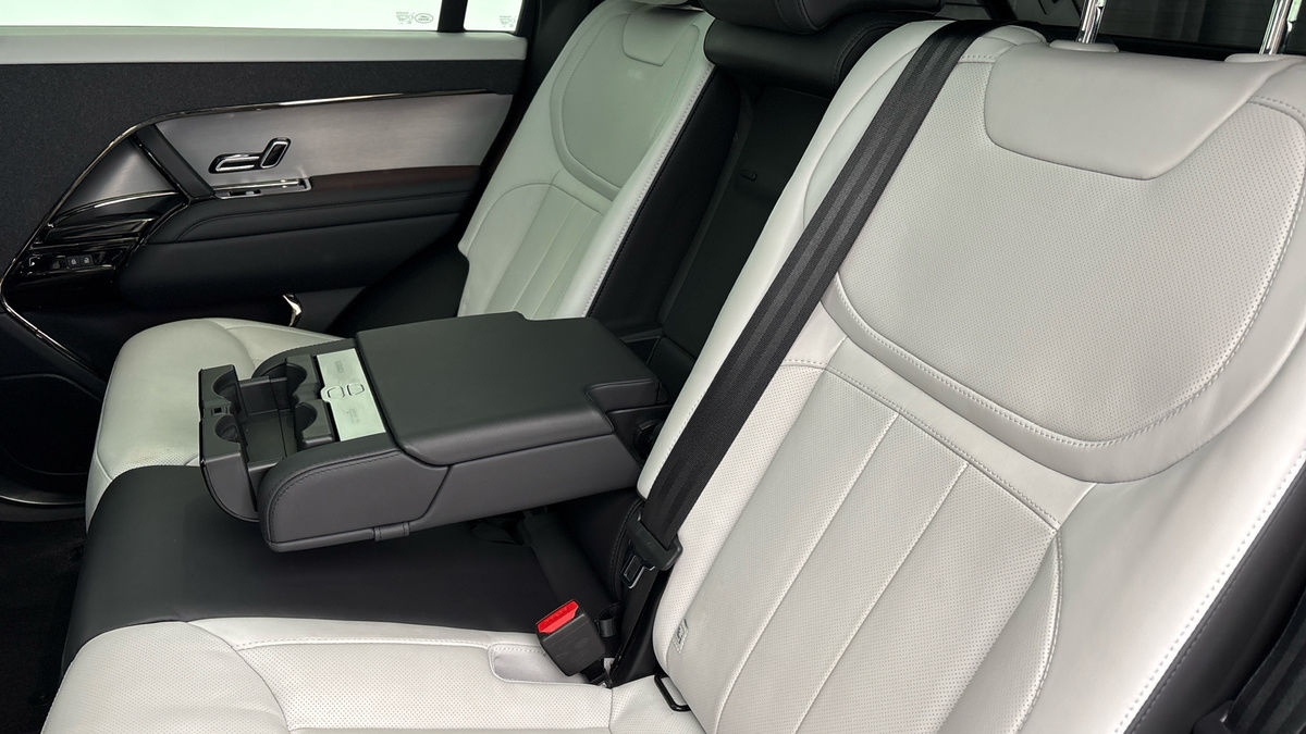 Land Rover Range Rover Sport Image 9