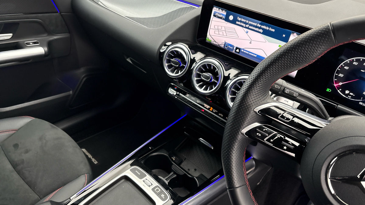 Mercedes-Benz GLA Image 18