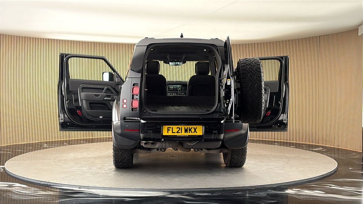 More views of Land Rover Defender 90