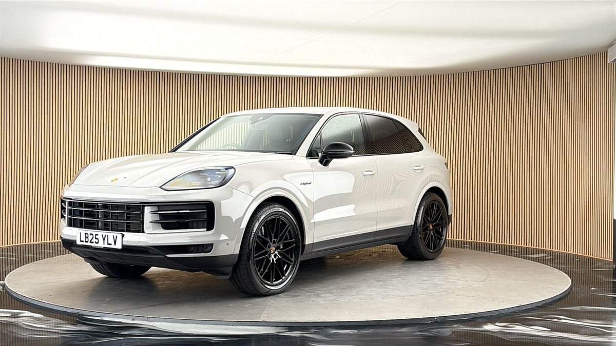 More views of Porsche Cayenne