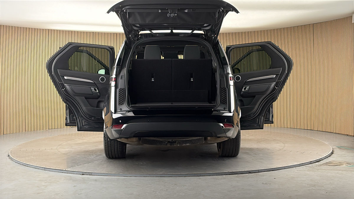 More views of Land Rover Discovery