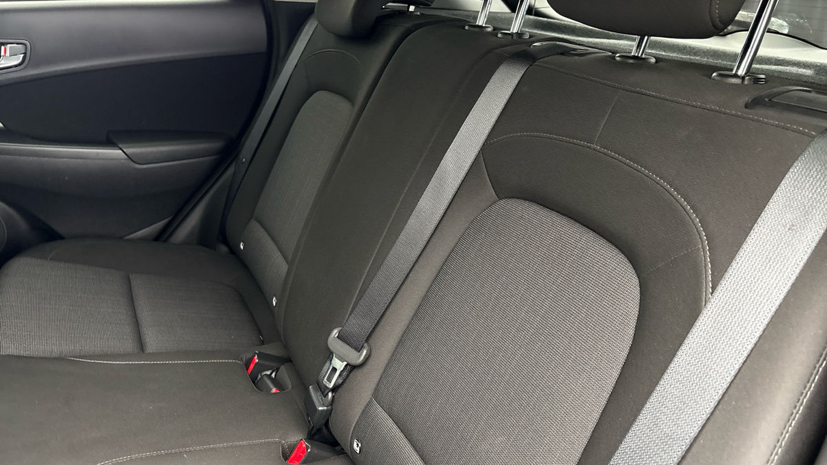 Hyundai KONA Image 8