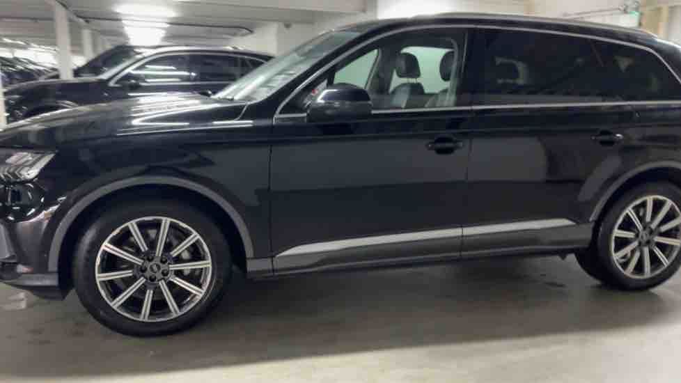 More views of Audi Q7