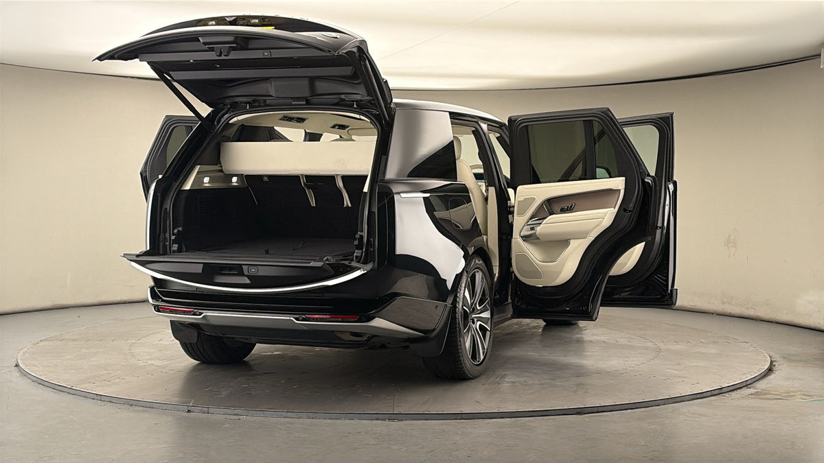 More views of Land Rover Range Rover