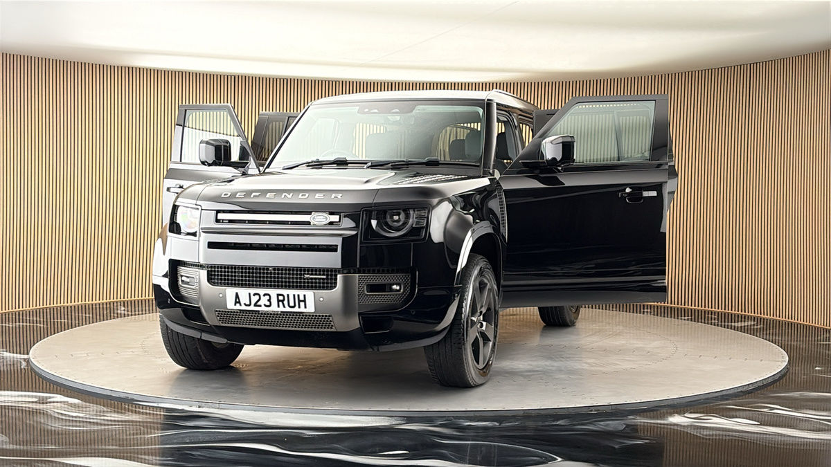 More views of Land Rover Defender 110