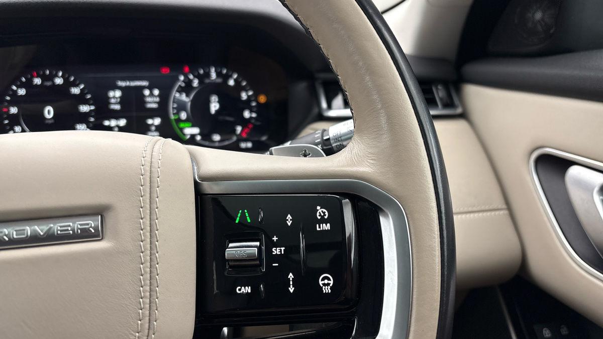 Land Rover Range Rover Velar Image 14