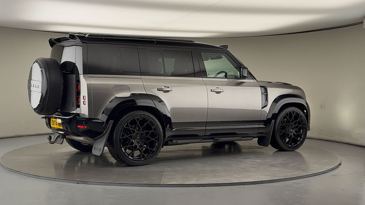 More views of Land Rover Defender 110