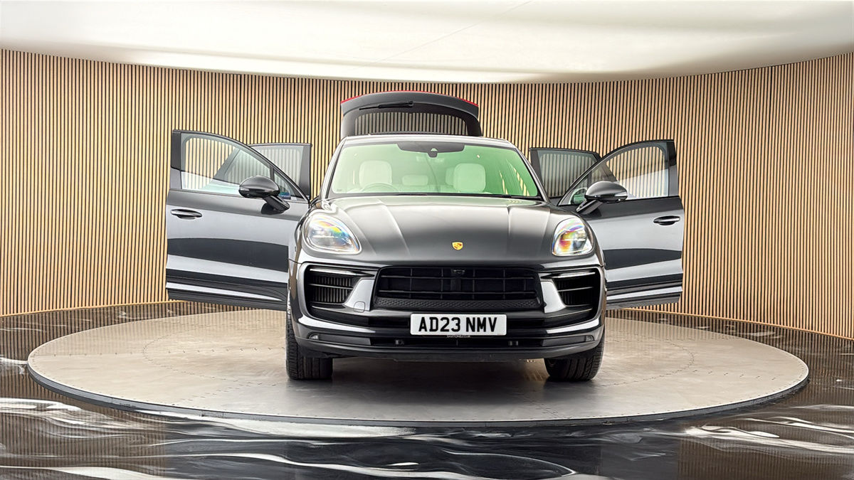 More views of Porsche Macan