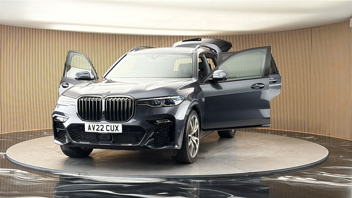 More views of BMW X7
