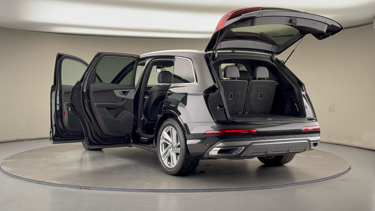 Audi Q7 Image 23