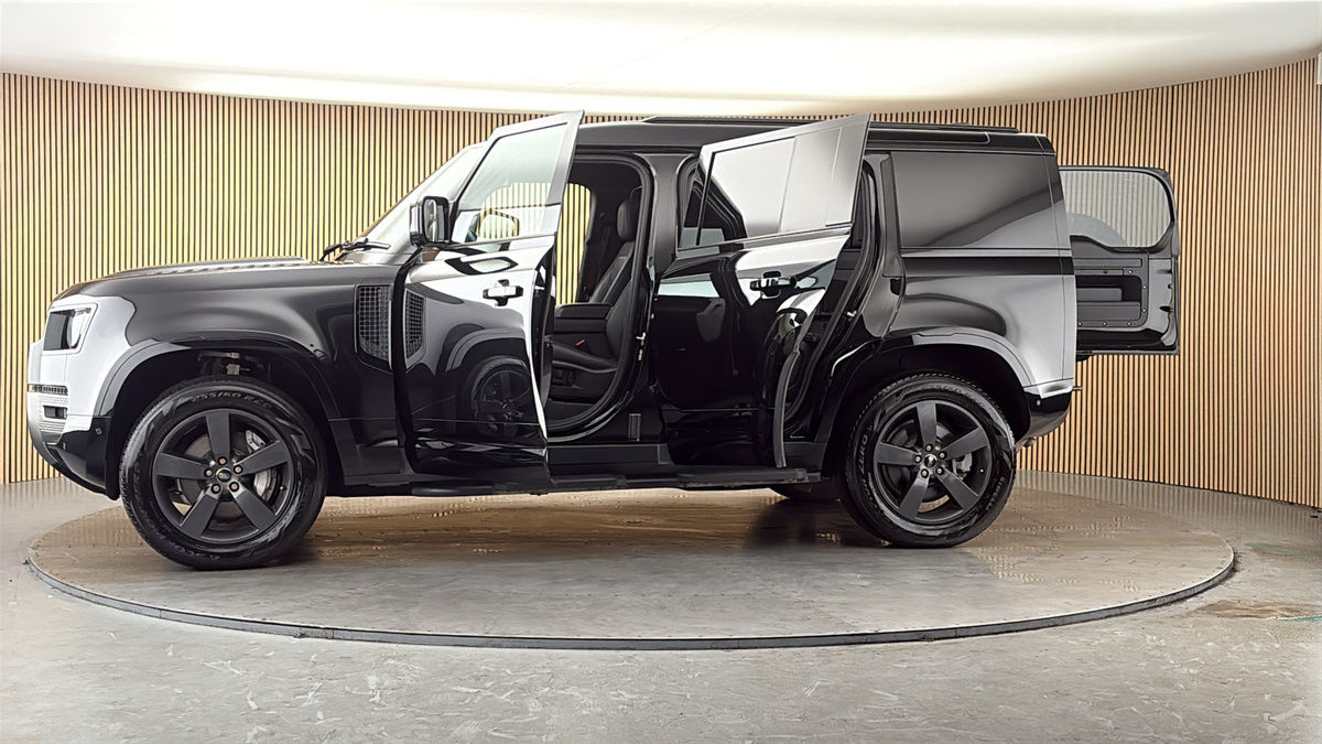 More views of Land Rover Defender 110