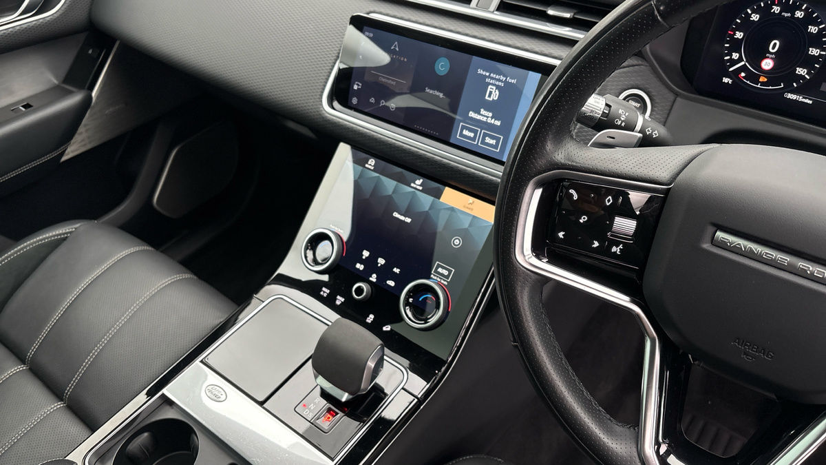 Land Rover Range Rover Velar Image 36