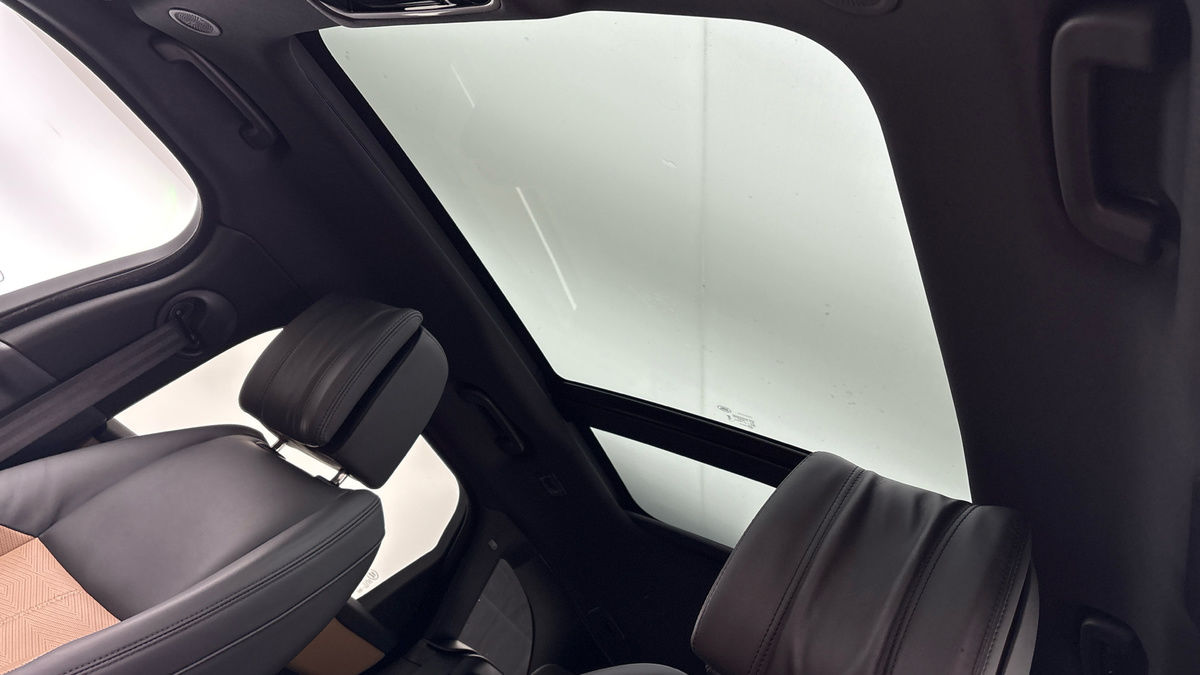 Land Rover Range Rover Velar Image 6