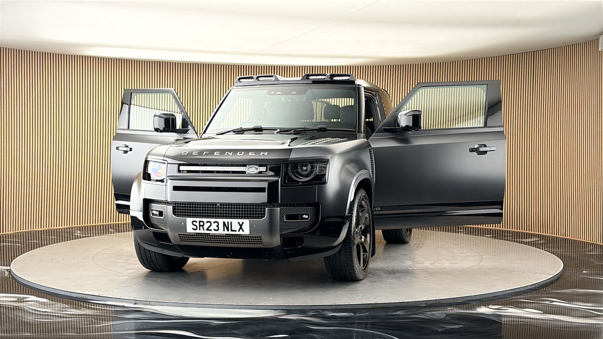 More views of Land Rover Defender 90