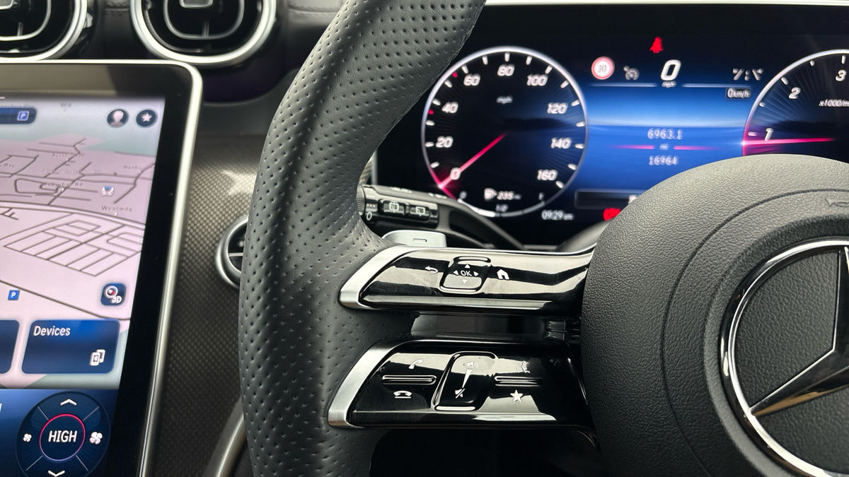 Mercedes-Benz GLC Image 13