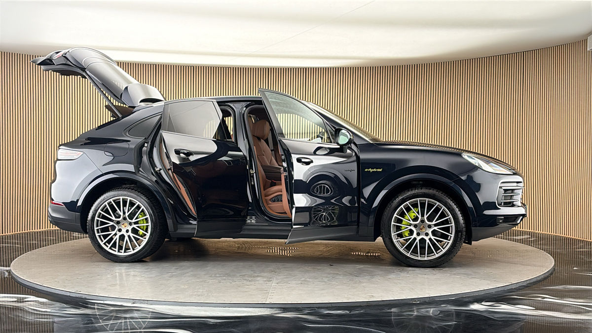 More views of Porsche Cayenne