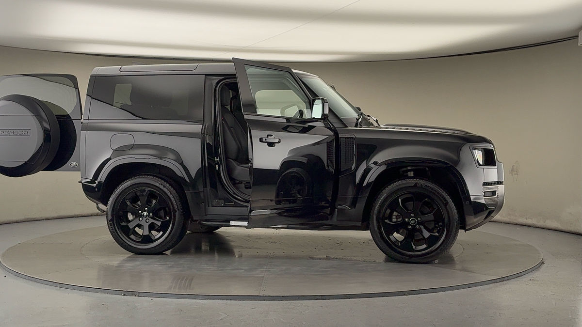 More views of Land Rover Defender 90