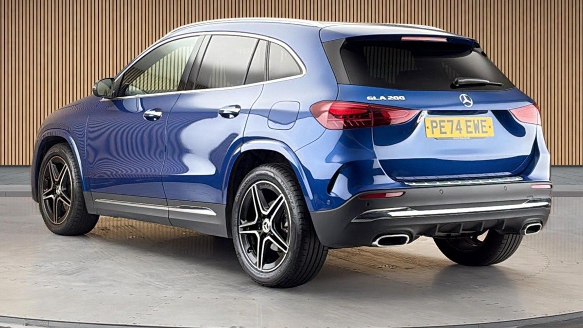 Mercedes-Benz GLA Image 2