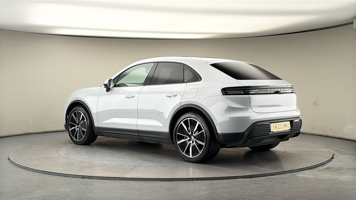 More views of Porsche Macan