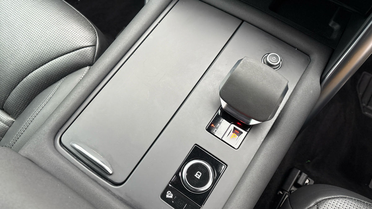 Land Rover Discovery Image 6