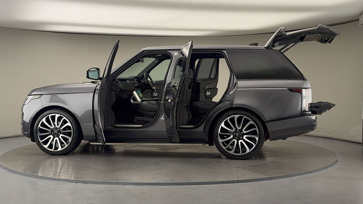 More views of Land Rover Range Rover