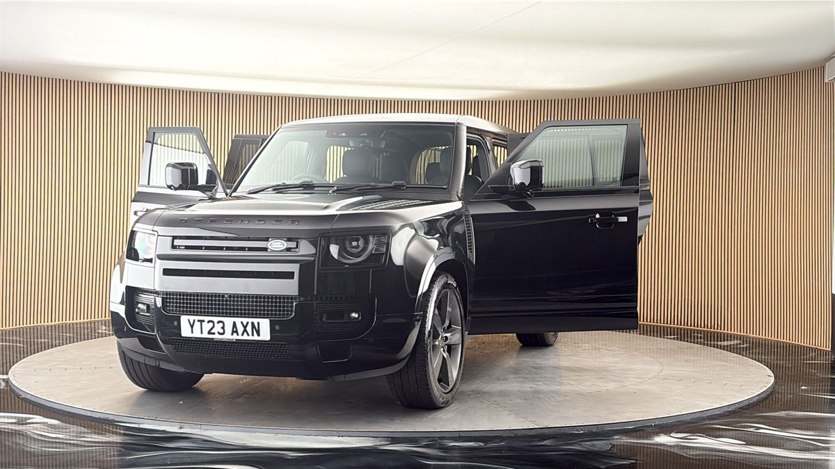 More views of Land Rover Defender 110
