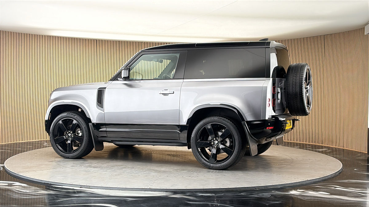 More views of Land Rover Defender 90