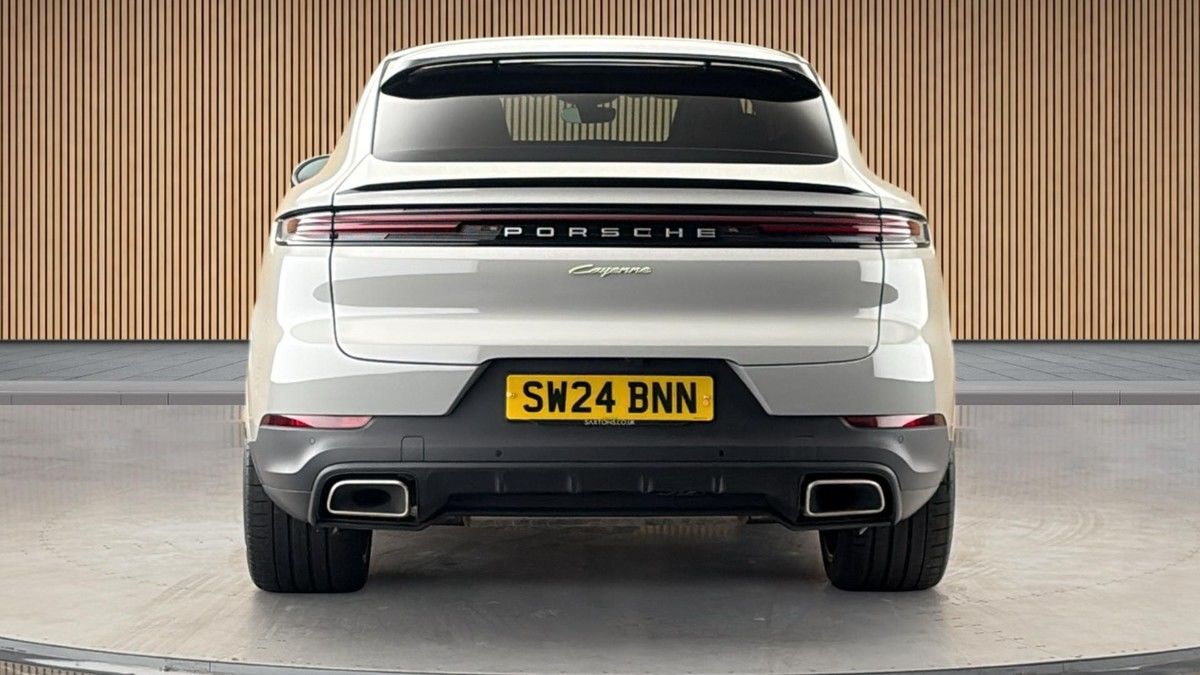Porsche Cayenne Image 4