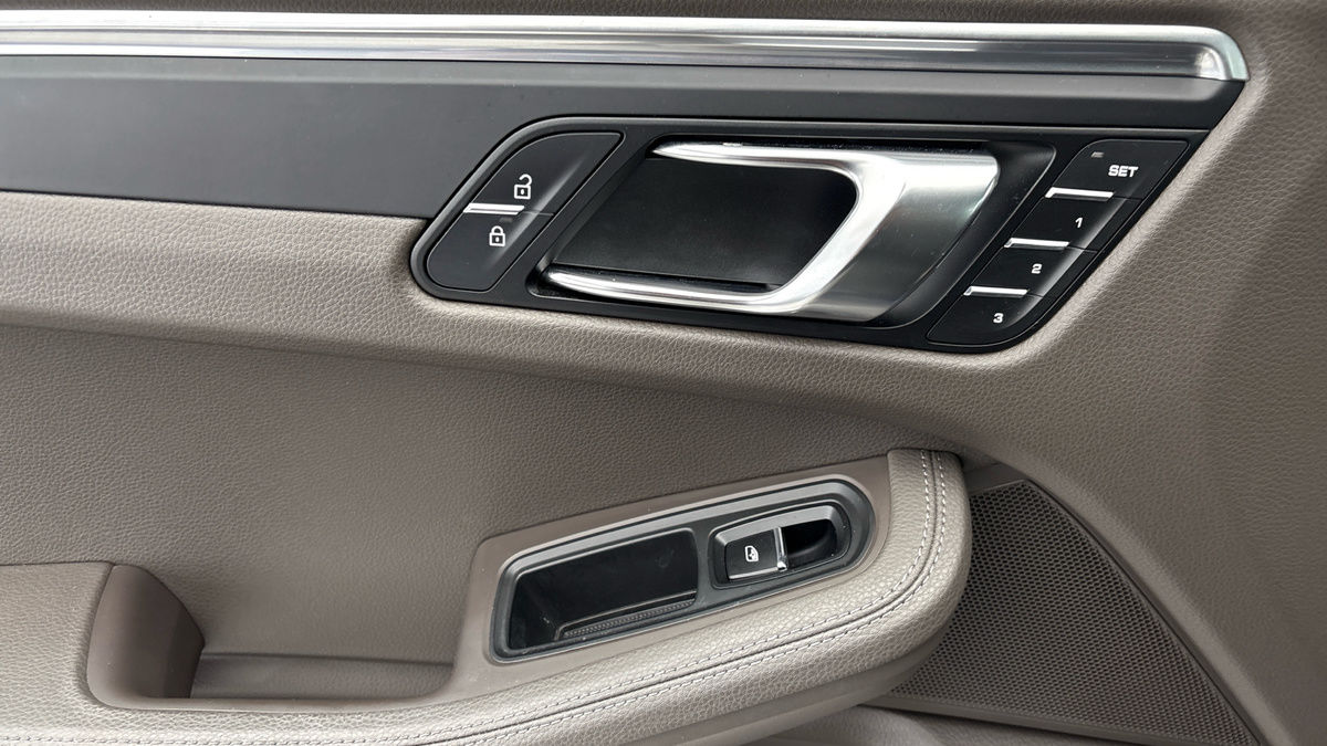 Porsche Macan Image 19