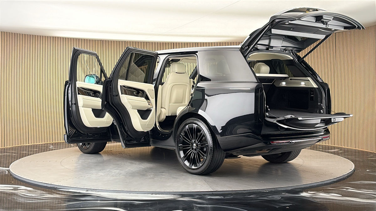 More views of Land Rover Range Rover
